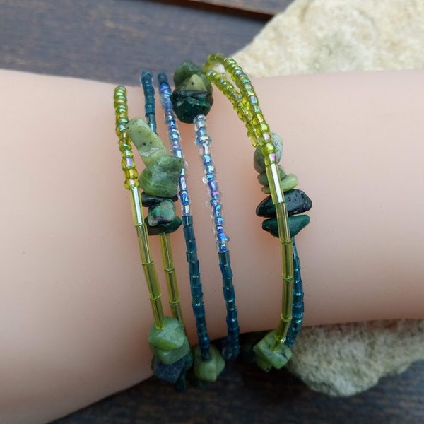 Cadeau parfait, Bracelet manchette naturel multi rangs spirale, malachite, jade néphrite, rocaille verte et bleue