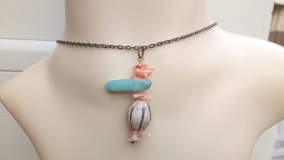 Cadeau parfait, Collier pendentif amazonite, perle fimo LemondedIDama. corail naturel, chaîne fine, fermoir mousqueton bronze sans nickel