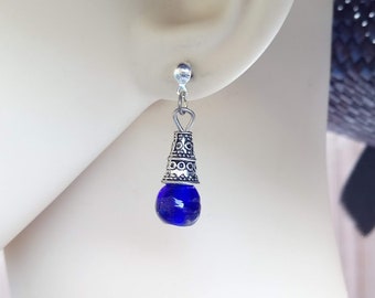 Regalo perfecto, pendientes de copa de plata tibetana, luz en metal plateado y cristal azul, cierres de perno