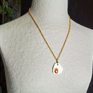 Perfekt present, halsband med hjärthänge i kristall och strass, guldkedja med karbinlås bild 9