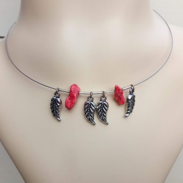 Cadeau parfait, Collier corail et petites plumes en métal argenté, ras de cou métal argenté sans nickel, fermoir mousqueton