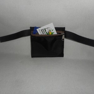 Cartera de muñeca para viajar, trotar, playa, paseos de perros Made in USA.