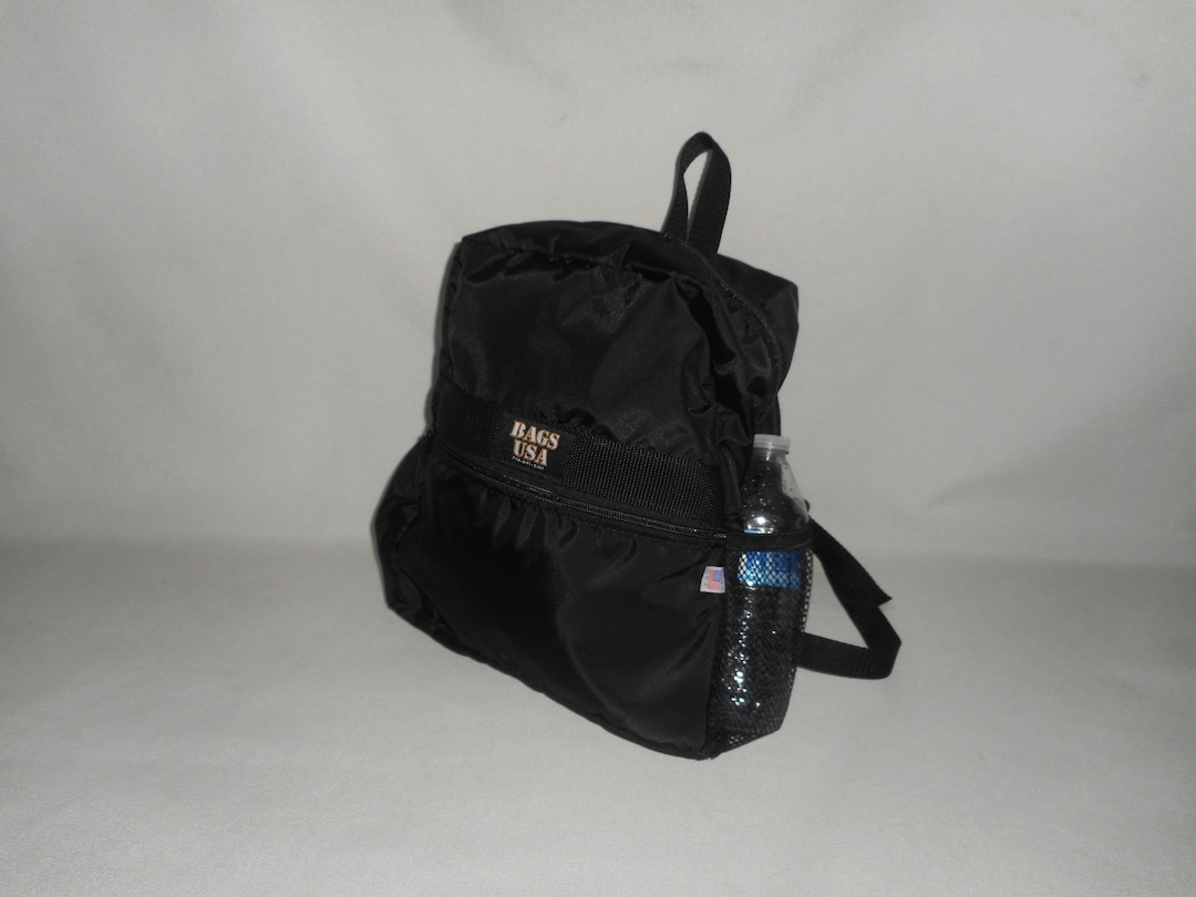 【emis】NYLON ZIP-POCKET BACKPACK NYLON ZIP-POCKET BACKPACK-BLACK - EMIS