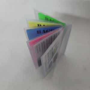 Billetera de vinilo con 6 páginas, tríptico, para tarjetas de crédito y fotografías, juego de dos insertos, fabricada en EE. UU.