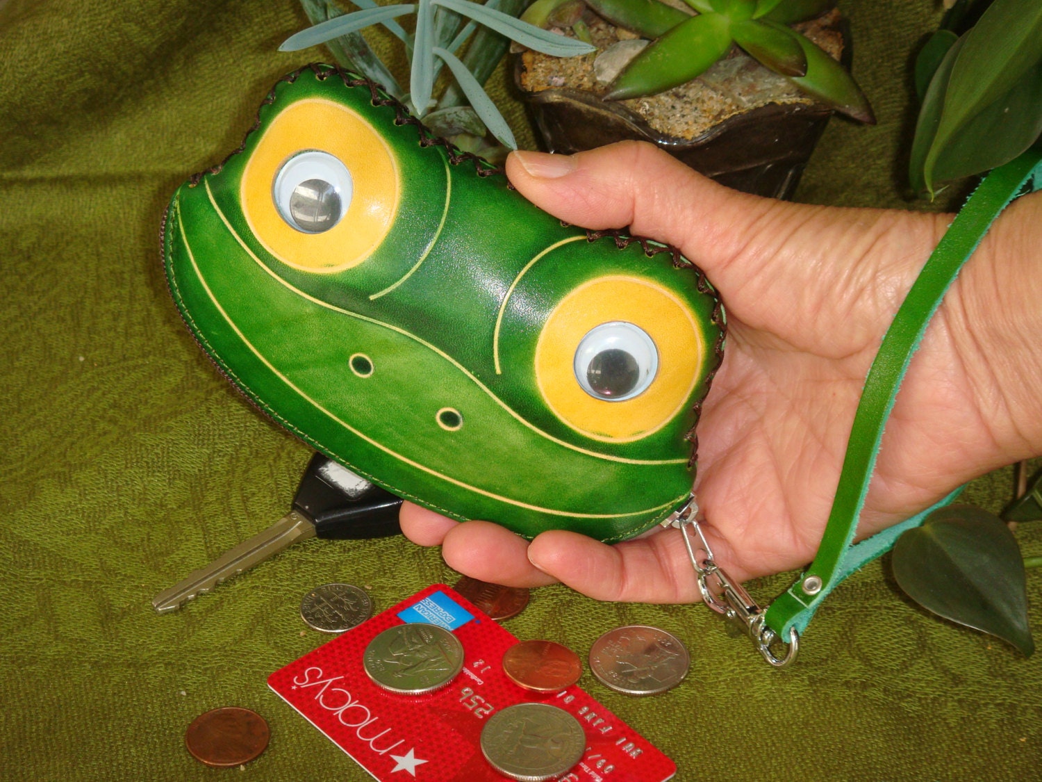 Leather Change/coin Purse,Jewelry Holder.Green Sitting & Happy Frog Shape,Zipper 