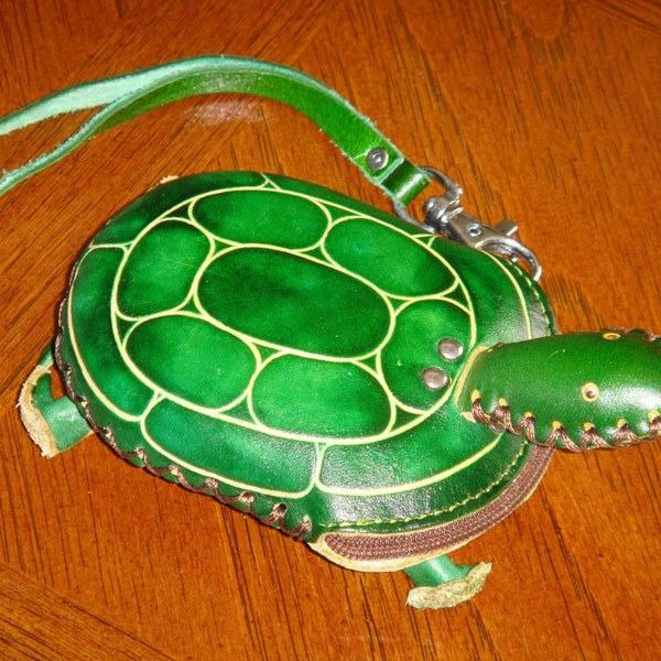 Genuine leather coin/change Purse/jewelry Holder with Wristlet Strap, Turtle pattern and more color.