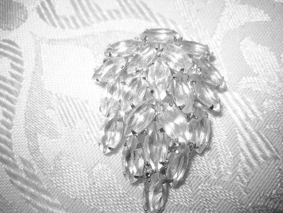 Vintage Stunning Open Back Crystal Brooch - image 3