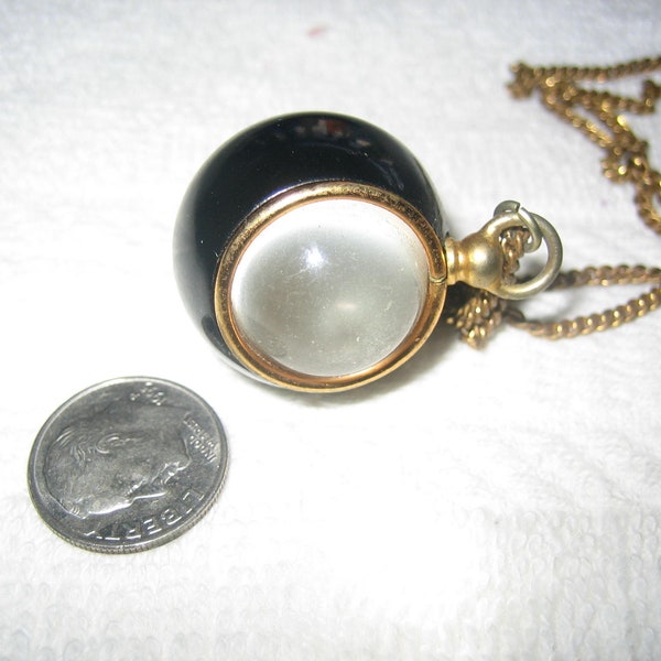 Vintage Round Magnifying Glass Photo Locket Pendant