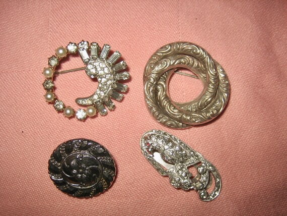 Antique 100 Year old Lot of 4 Brooches 2 are sign… - image 4