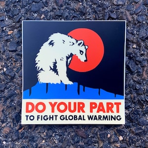 Draag jouw steentje bij om de opwarming van de aarde tegen te gaan! IJsbeer op smeltende ijsberg met hete zon bumpersticker / waterdichte vinylsticker van hoge kwaliteit.
