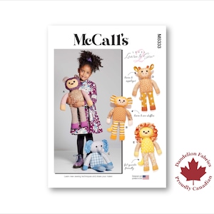 Könnte beinhalten: McCall's Schnittmuster für Stofftiere. Das Schnittmuster enthält Anleitungen für einen Affen, eine Giraffe, einen Löwen und einen Elefanten. Das Cover zeigt ein junges Mädchen, das ein Affenplüschtier hält. Entworfen und gedruckt in den USA.