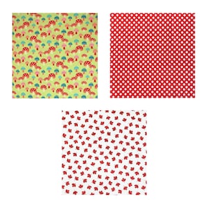 Fat Quarters - 100% Baumwolle Quiltstoff in Leinwandbindung - Grün, Rot, Weiß - Kleine Pilze, rote Tupfen und rote Ahornblätter