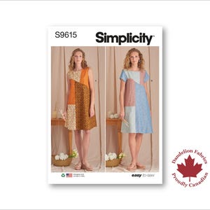 Può includere: Modello di cucito Simplicity S9615 con due donne che indossano abiti patchwork. Gli abiti hanno un design a blocchi di colore con vari tessuti. Il modello include il testo "easy to sew" e "Designed and printed in USA".