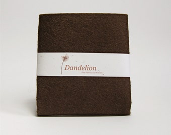 Filc czekoladowo-brązowy – mieszanka wełny – dostępne 2 rozmiary