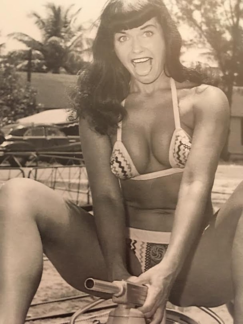 8x10 Signed Photo Of Bettie Page By Bunny Yeager Bettie Page Etsy