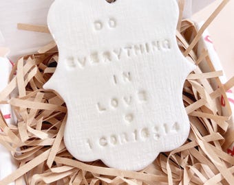 Do Everything in Love | Gift with Bible Verse Handmade Presents Christians Faith Home Decor