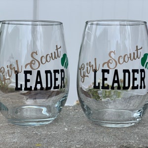 Girl Scout Leader Wine Glass Set, Girl Scout Cookie Mom, troop gift, wine glasses, team gift, Cookie mom