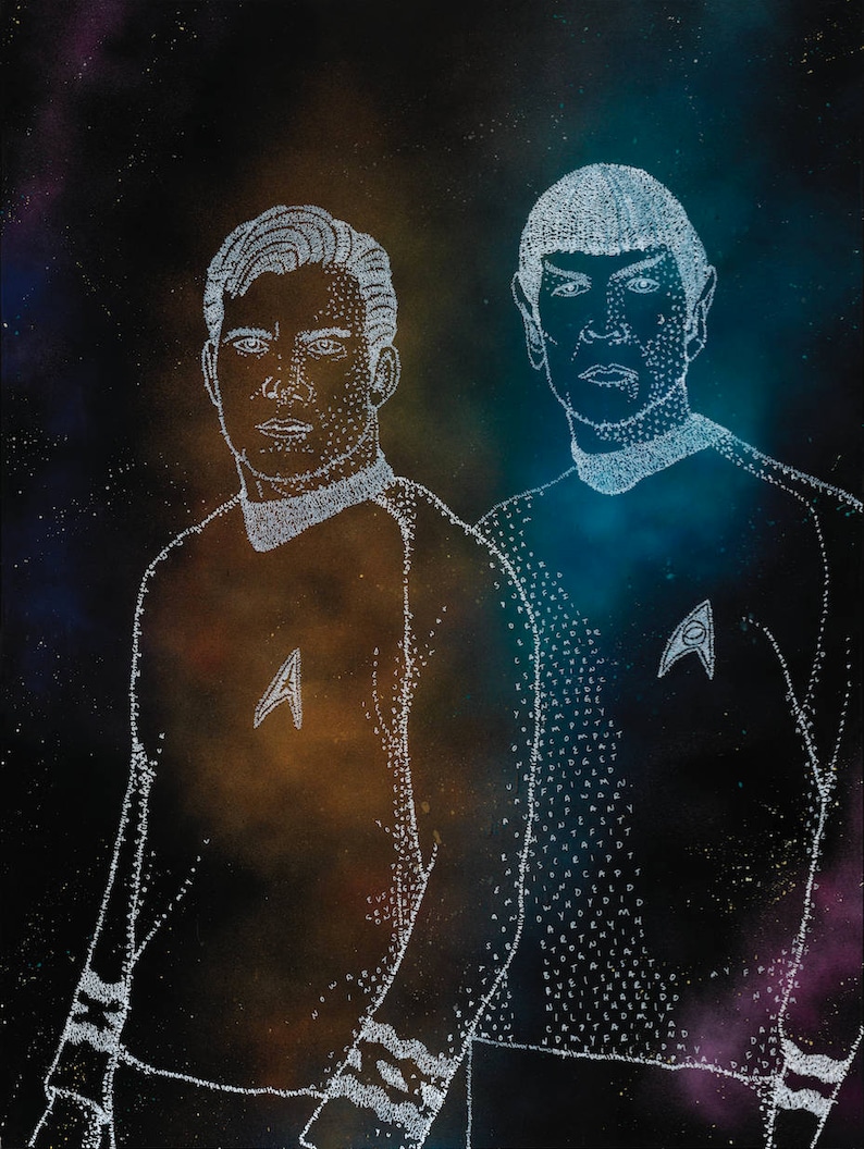 Puede incluir: Una ilustraci&oacute;n digital en blanco y negro de dos hombres, posiblemente personajes de Star Trek, sobre un fondo de galaxia azul oscuro y p&uacute;rpura. Los hombres est&aacute;n formados por puntos blancos que forman sus contornos. La imagen es una representaci&oacute;n estilizada de los personajes.