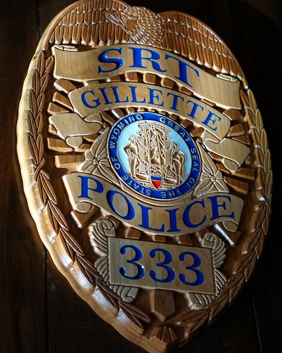 Placa de policía de madera tallada a medida - Regalo de jubilación de  cerezo macizo - Etsy México, image size:959x1201