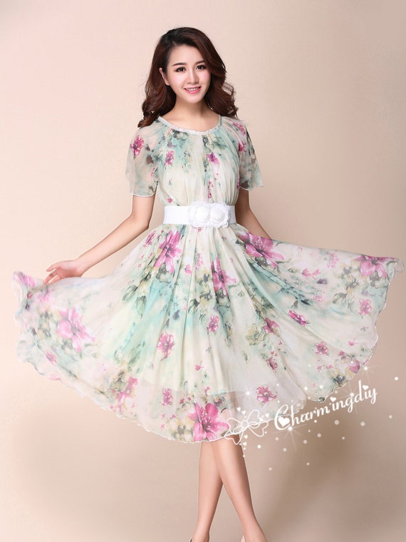 Green Knee-Length Summer Floral Dress Green Knee-Length Summer Floral Dress