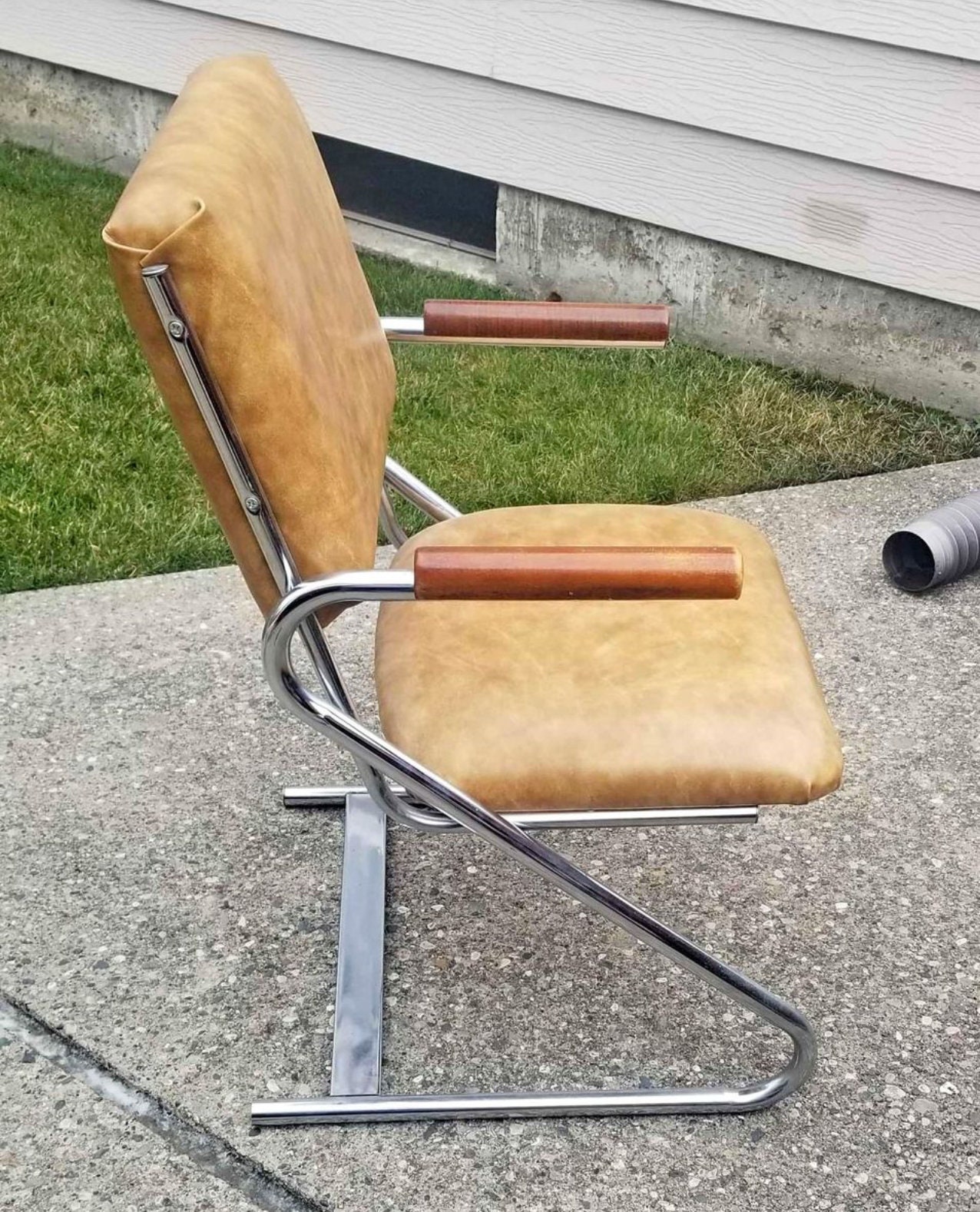 4x Mid-century Stoneville Z Chrome Tubular Cantilevered