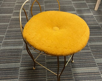 Vintage groovy furry vanity beauty chair stool