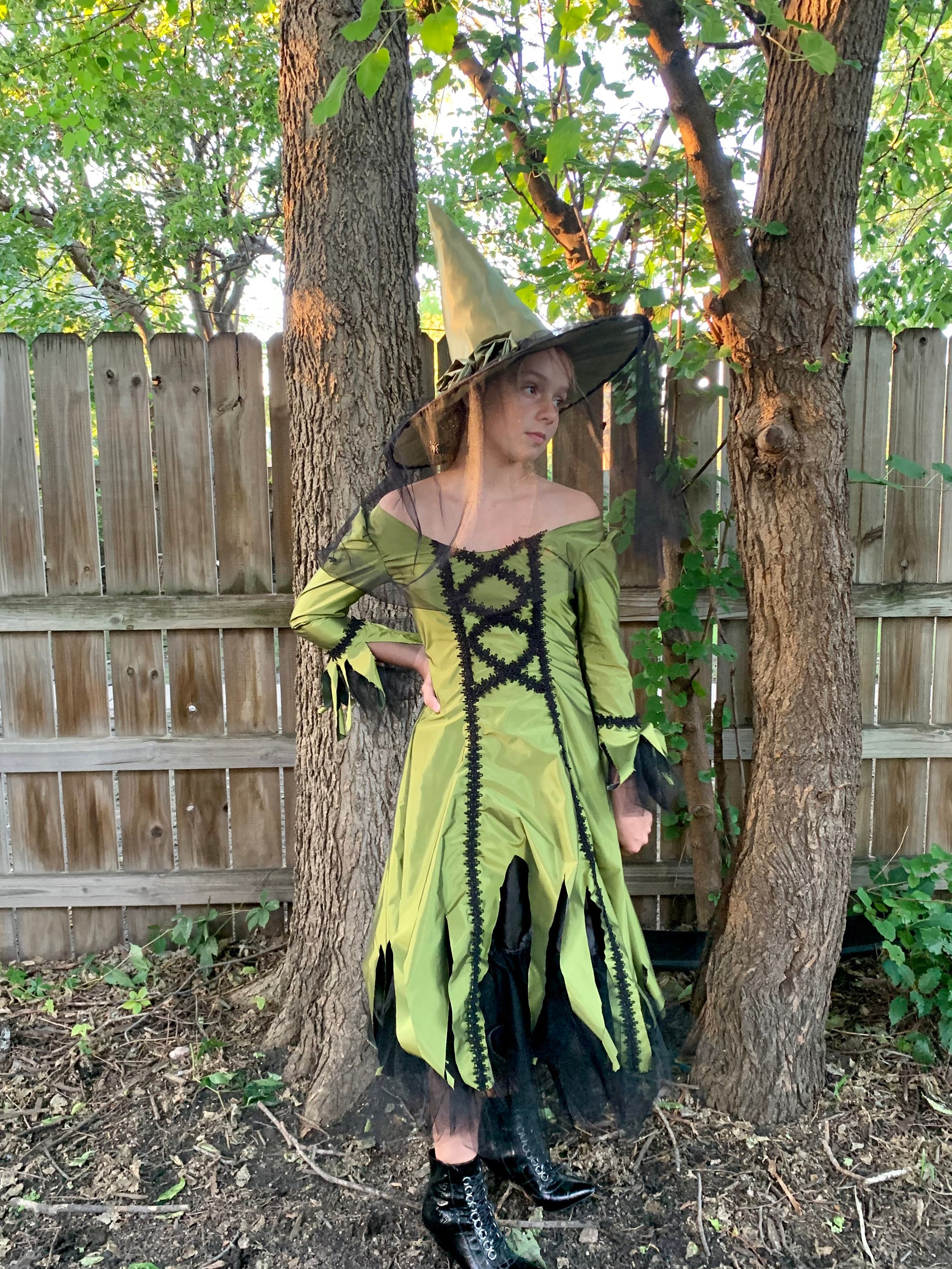 witch green dress Medieval Renaissance Witch Square Neck Gown Dress, Green / M main image 1