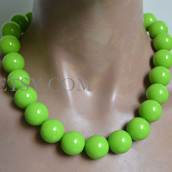 Collier de perles vertes, collier de perles vert clair de 20 mm, perle de résine haute quantité, collier de déclaration, grand collier de perles, collier étrangleur