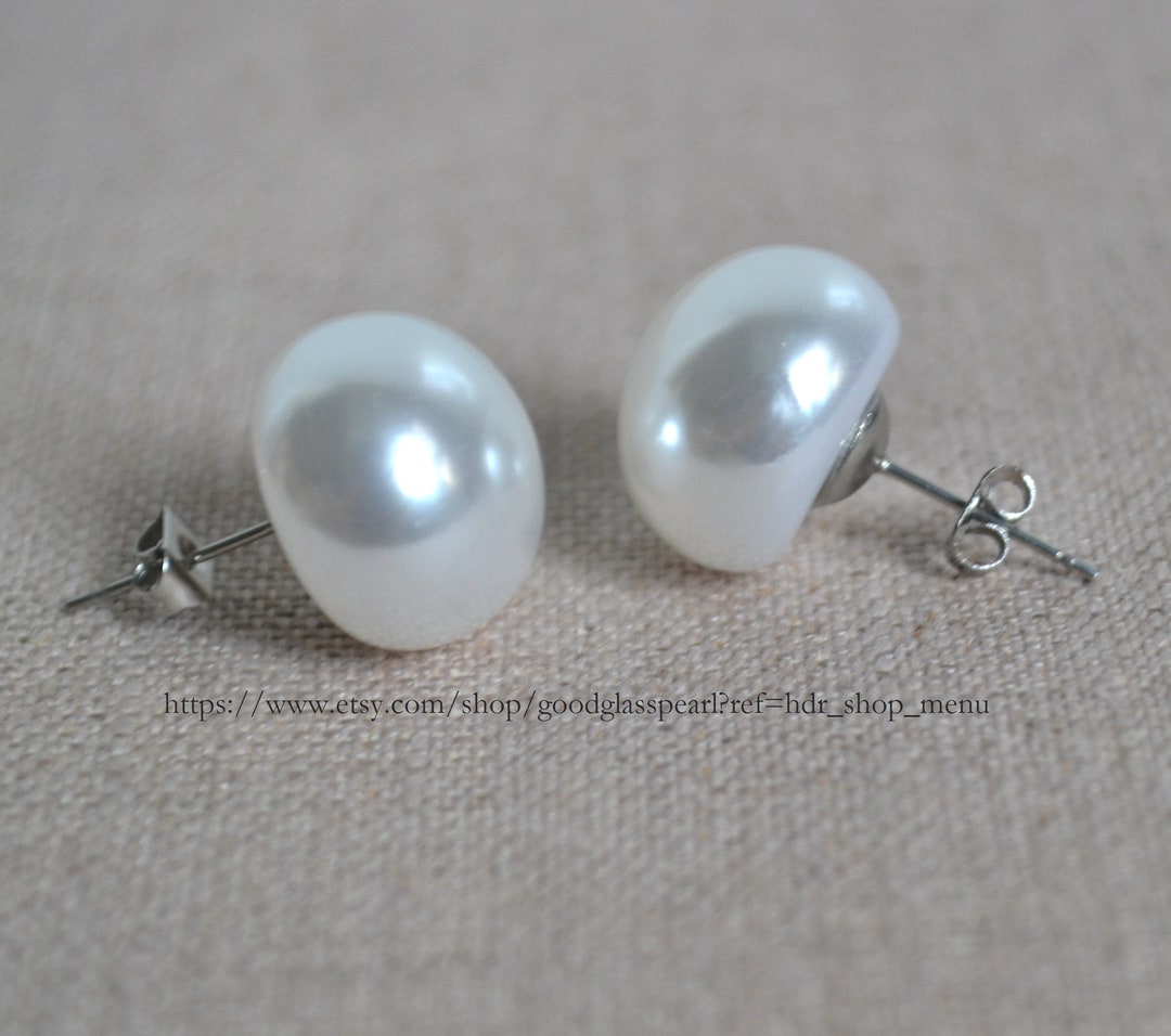 ☆関税込☆VINTAGE HOLLYWOOD★Big White Berry Pearl Earrings il_1080xN.3970532962_fz2d.jpg