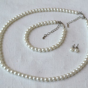 Conjunto de pérolas de marfim de 6 mm, colar de pérolas de marfim, pulseira de pérolas de marfim e conjunto de brincos de pérolas de marfim, conjunto de pérolas de damas de honra de casamento, conjunto de pérolas de vidro