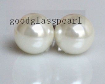 earrings stud,pearl earrings,round pearl earrings,8mm pearl stud earring,wedding earrings,bridesmaids earrings,glass pearl