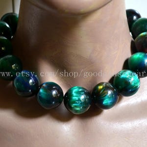 Big Green Chatoyancy Beads Necklace, 25mm large round beaded choker necklace, Green Acrylic Bead Necklaces, Statement Necklace