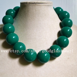Big green beaded necklace, 24mm green beads necklace, green choker necklace, light weight big beads necklace, statement necklace