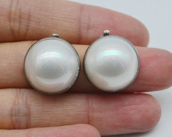 clip on earrings-big pearl clip-on earrings, clip-on stud earrings,white pearl clip-on earring, not pierced earrings, clip on pearl earrings