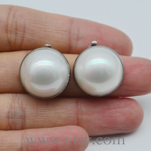 clip on earrings-big pearl clip-on earrings, clip-on stud earrings,white pearl clip-on earring, not pierced earrings, clip on pearl earrings