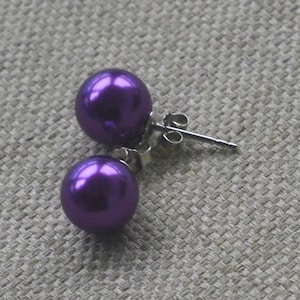 purple earrings stud,pearl earrings,round pearl earrings,purple pearl stud earring,wedding earrings,bridesmaids earrings,glass pearl
