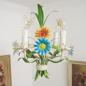 Vintage bloemenkroonluchter madeliefjes licht in tole shabby Franse toleware decoratie