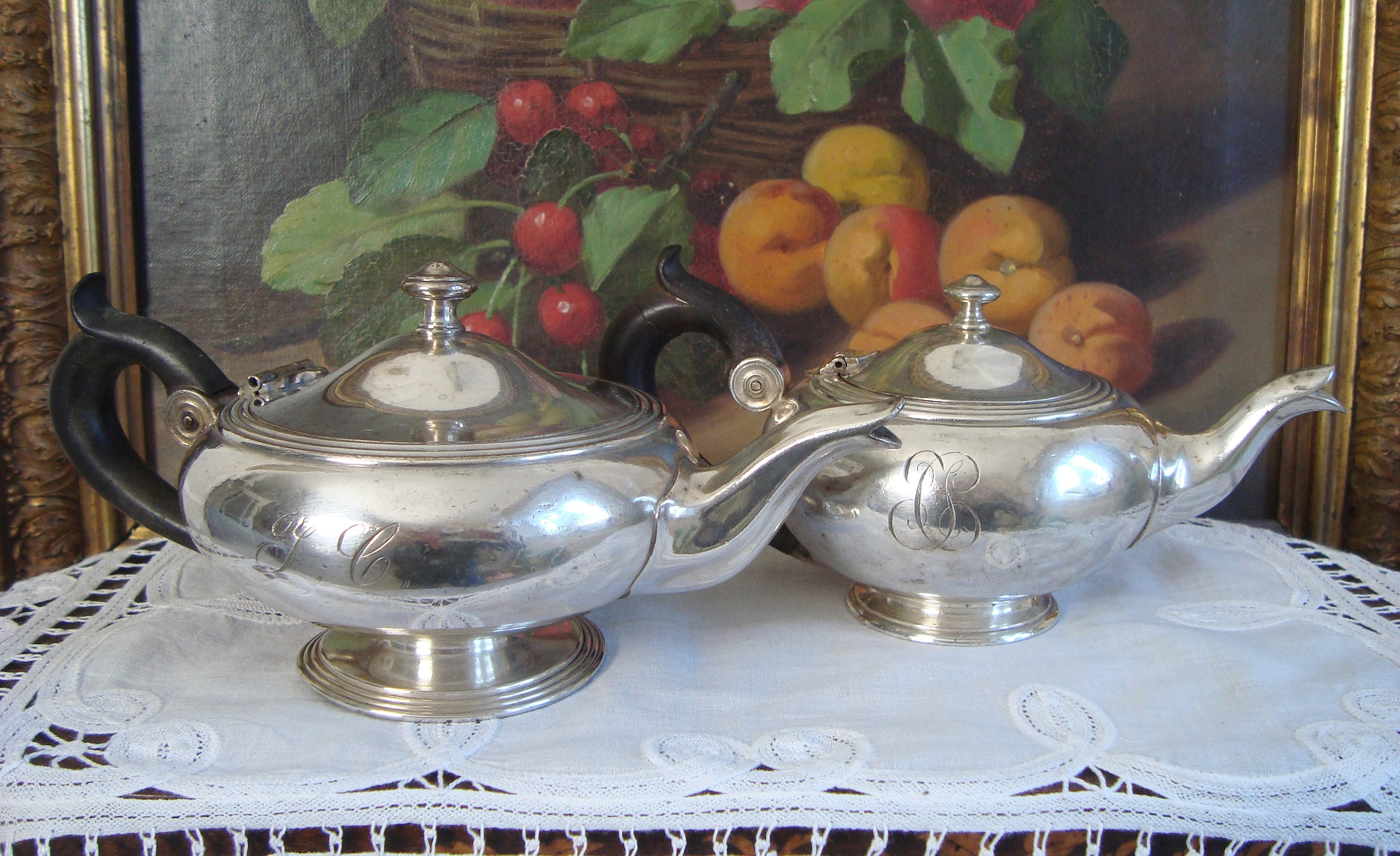 Associez Des Mini-Théières Antiques Français avec Monogrammes Jc en Métal Plaqué Argent Christofle e