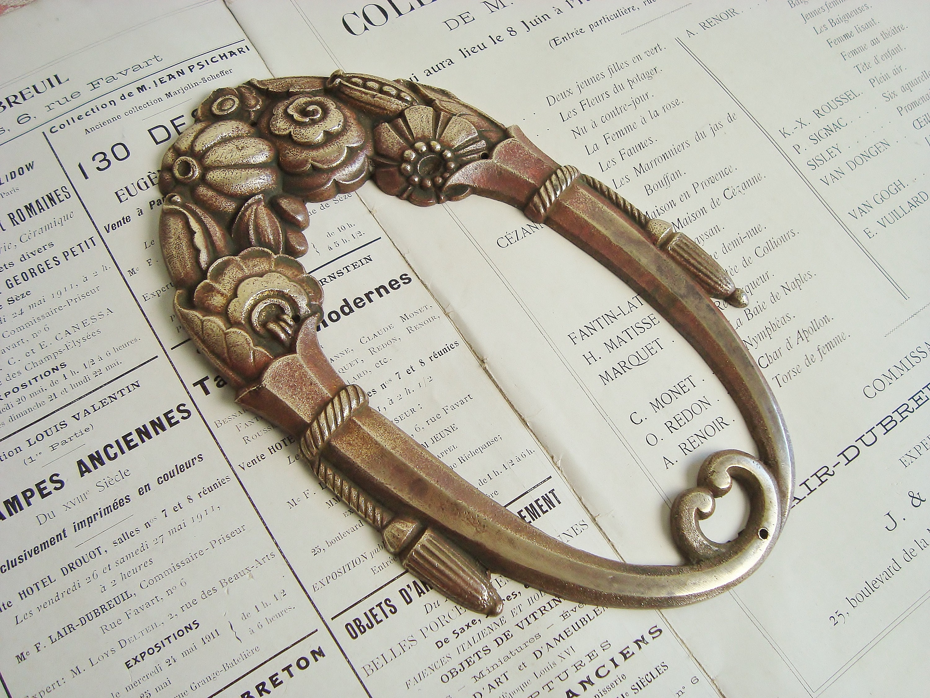 Bronze d'ornement de Meuble Ancien Style Art Nouveau avec Fleurs Stylisées