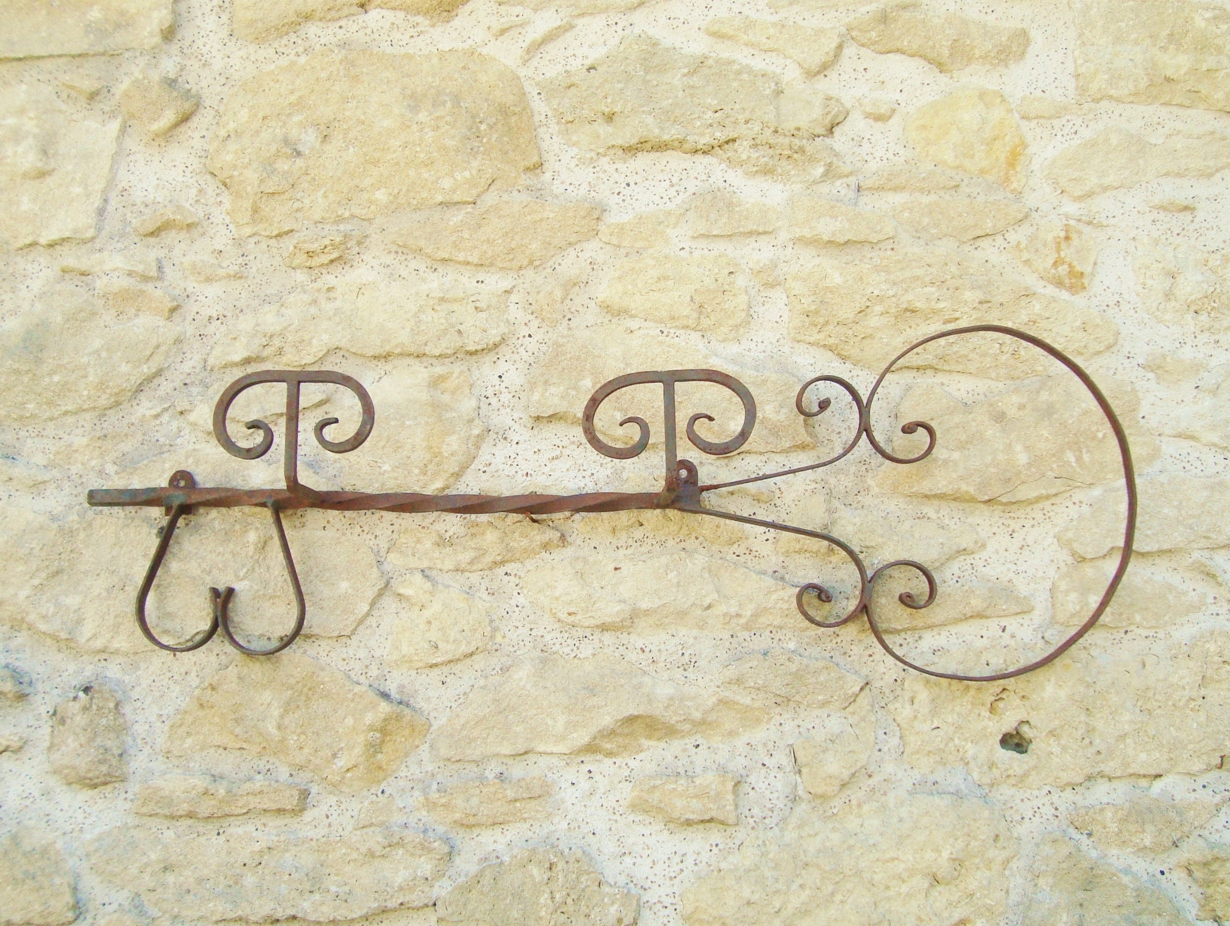 Porte Manteau Ancien en Fer Forgé Dans La Forme d'une Clé