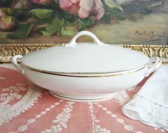 Vintage Franse terrine in wit en goud Limoges porseleinen elegante serveerschaal