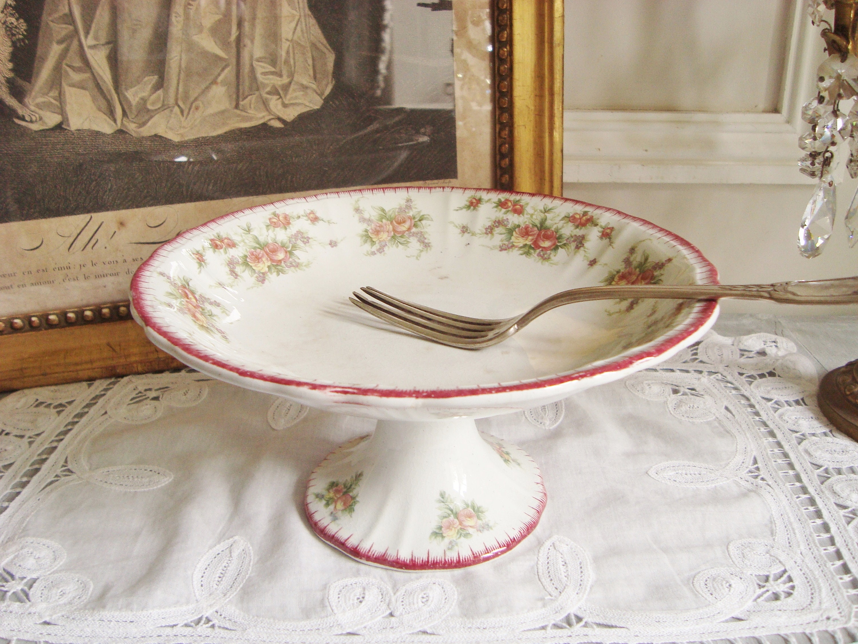 Assiette sur Pied Ancienne de St Amand Floréal avec Motifs Guirlandes Roses