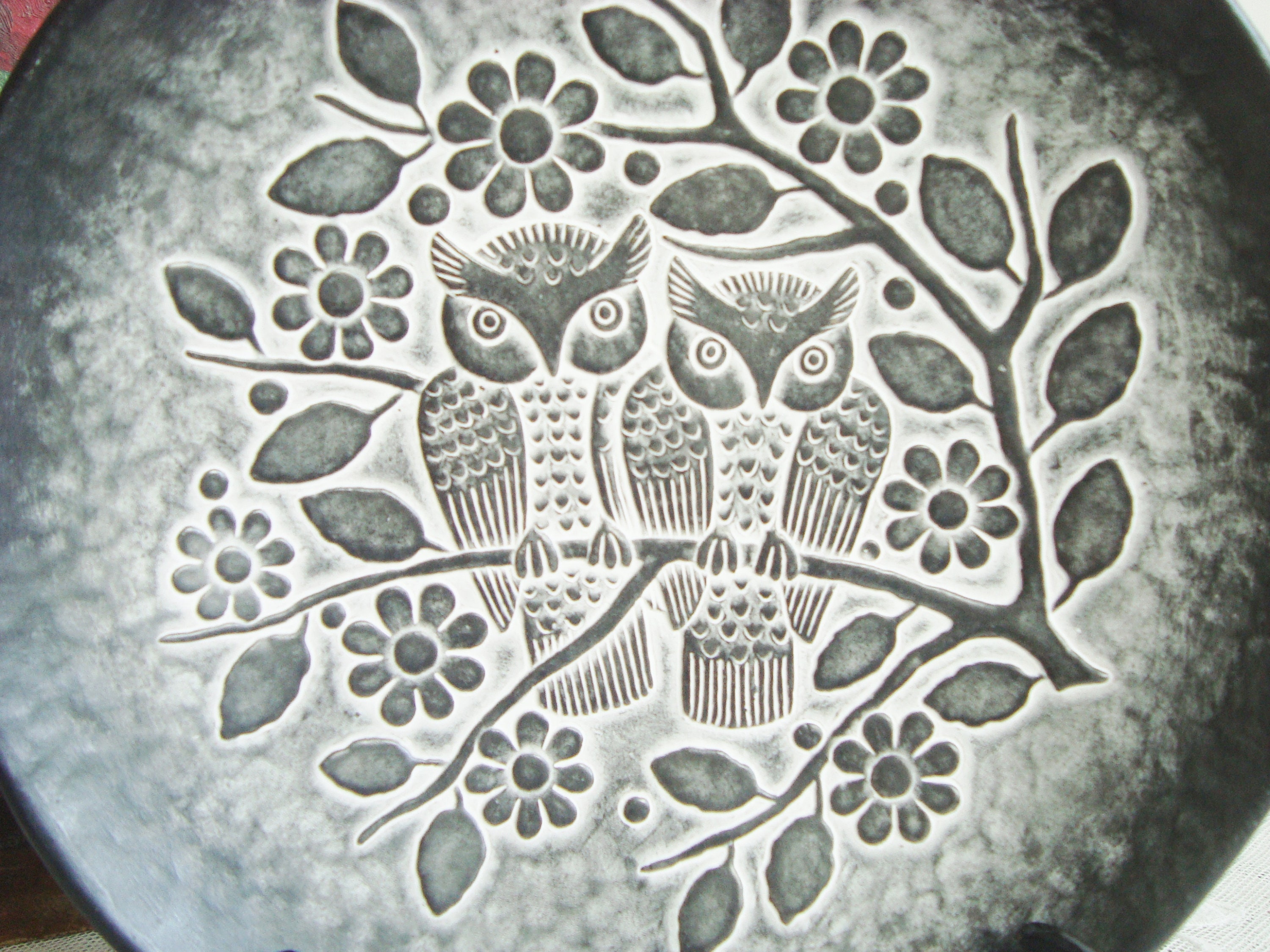 Assiette Décorative Vintage avec Un Dessin de Hibou Signé et Daté 1983