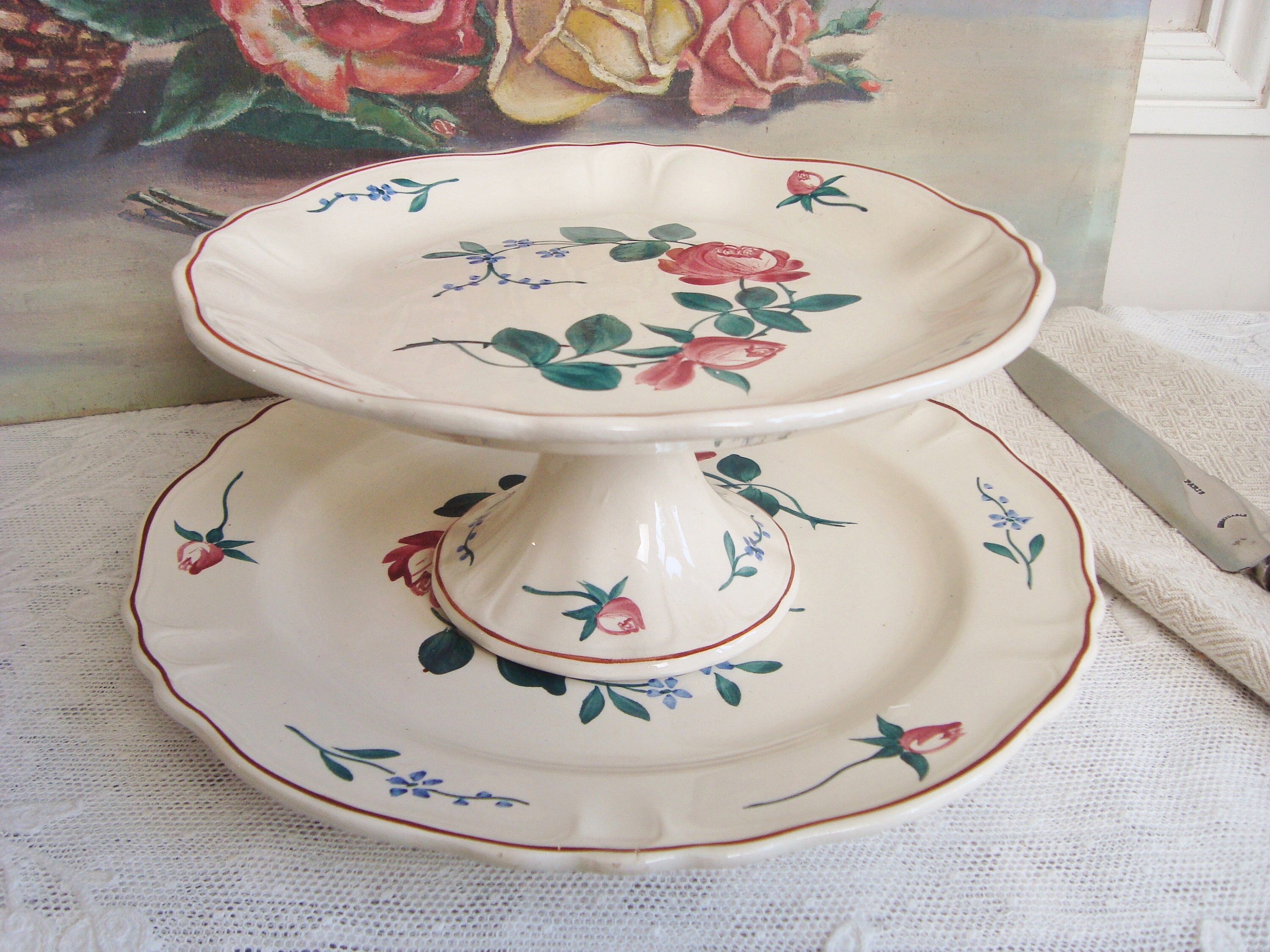 Assiette sur Pied avec Sa Grande Assiette Longchamp Vers 1940 Motifs de Roses Peintes à La Main