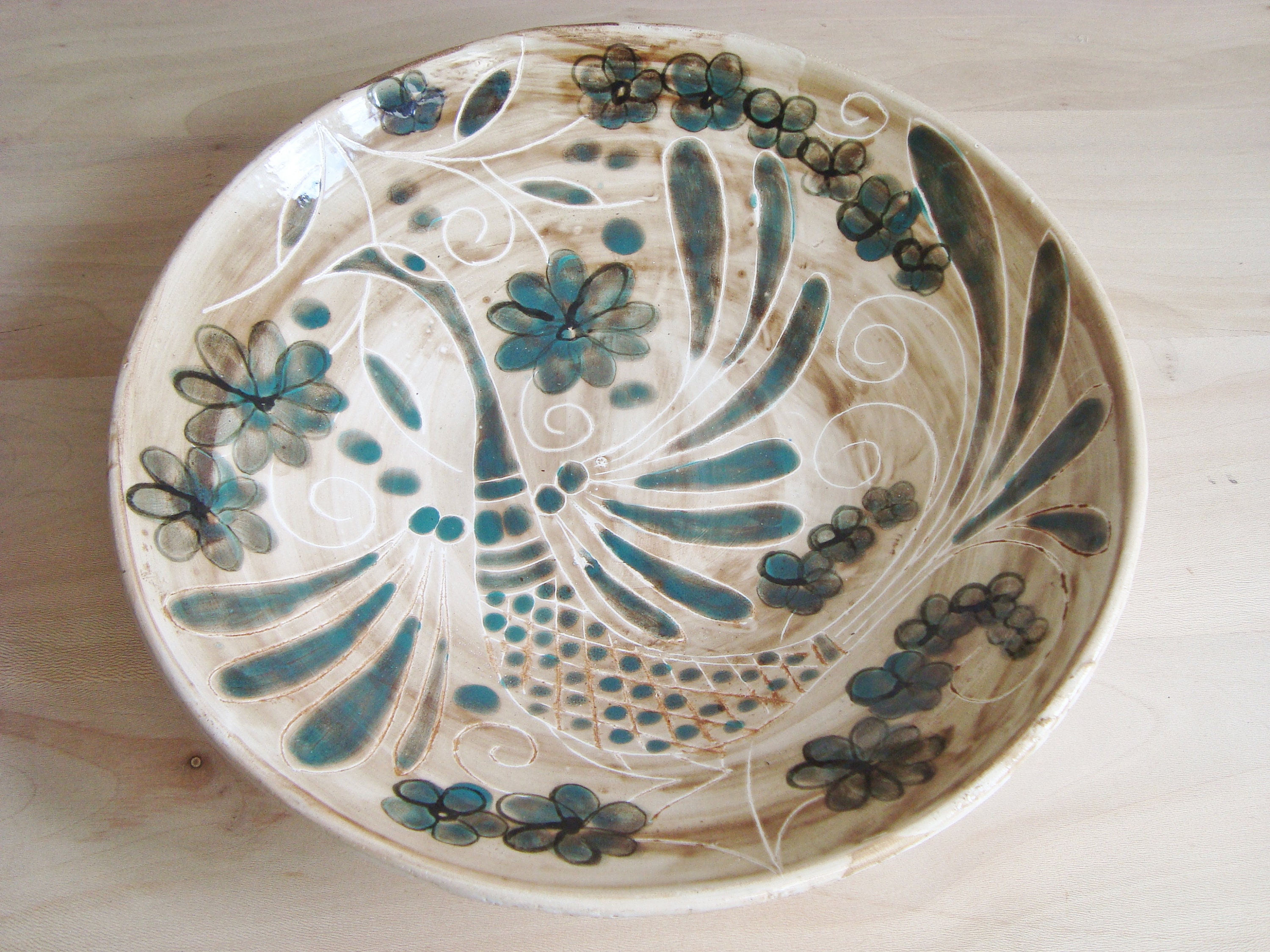 Grande Assiette Creuse Vintage en Céramique Motif Oiseau et Fleurs Signée Maja