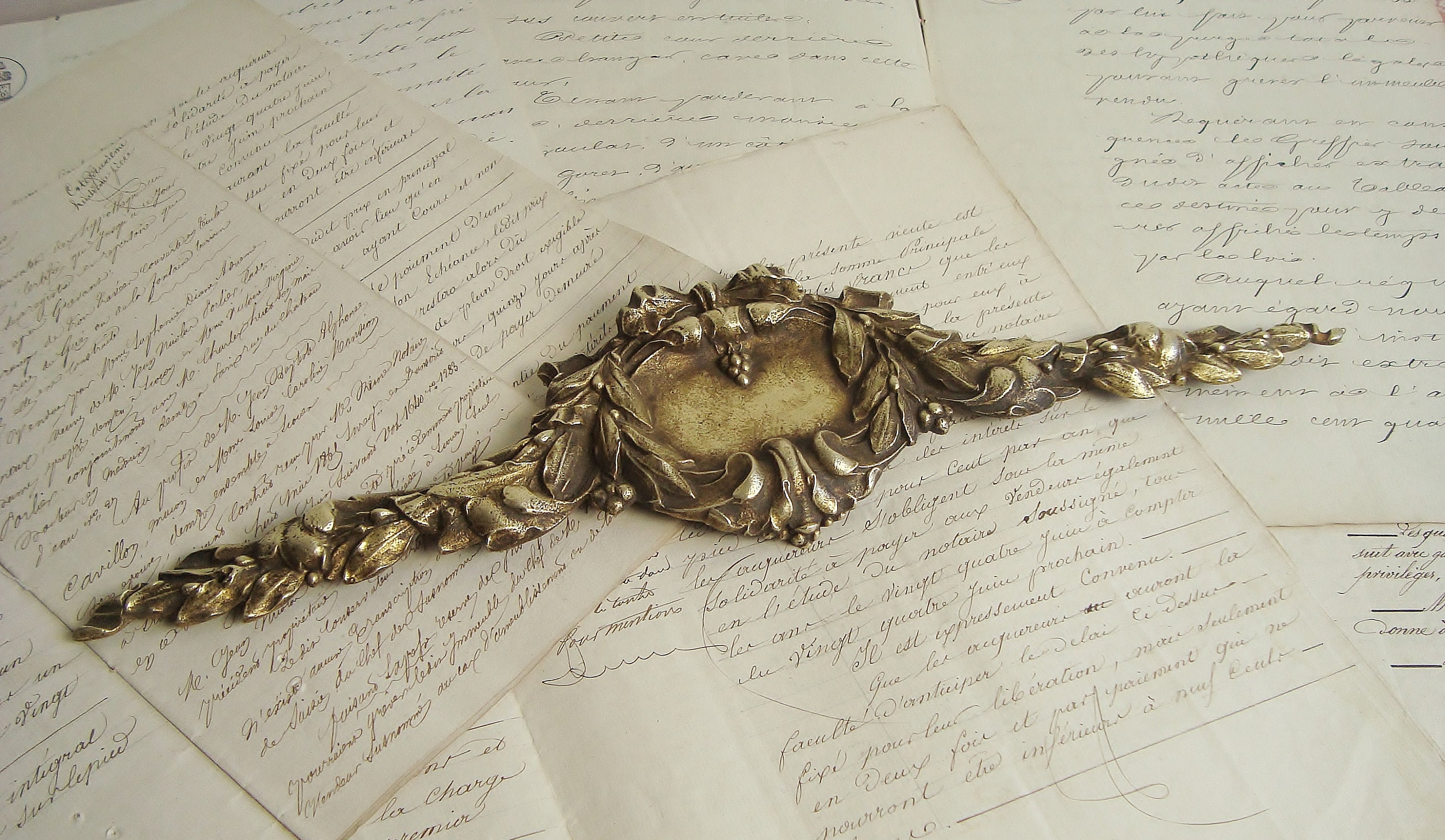 Fronton Ruban en Bronze Style Louis Xvi Élément Décoratif Du Xix Siècle