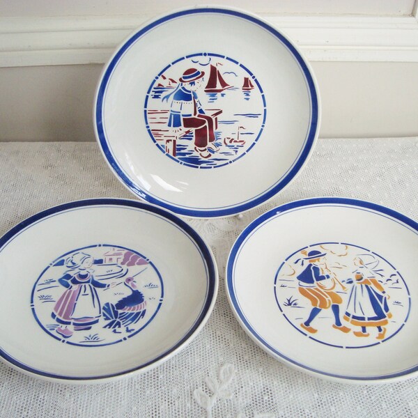 Lot de trois petites assiettes vintage avec motifs au pochoir Moulin des Loups France