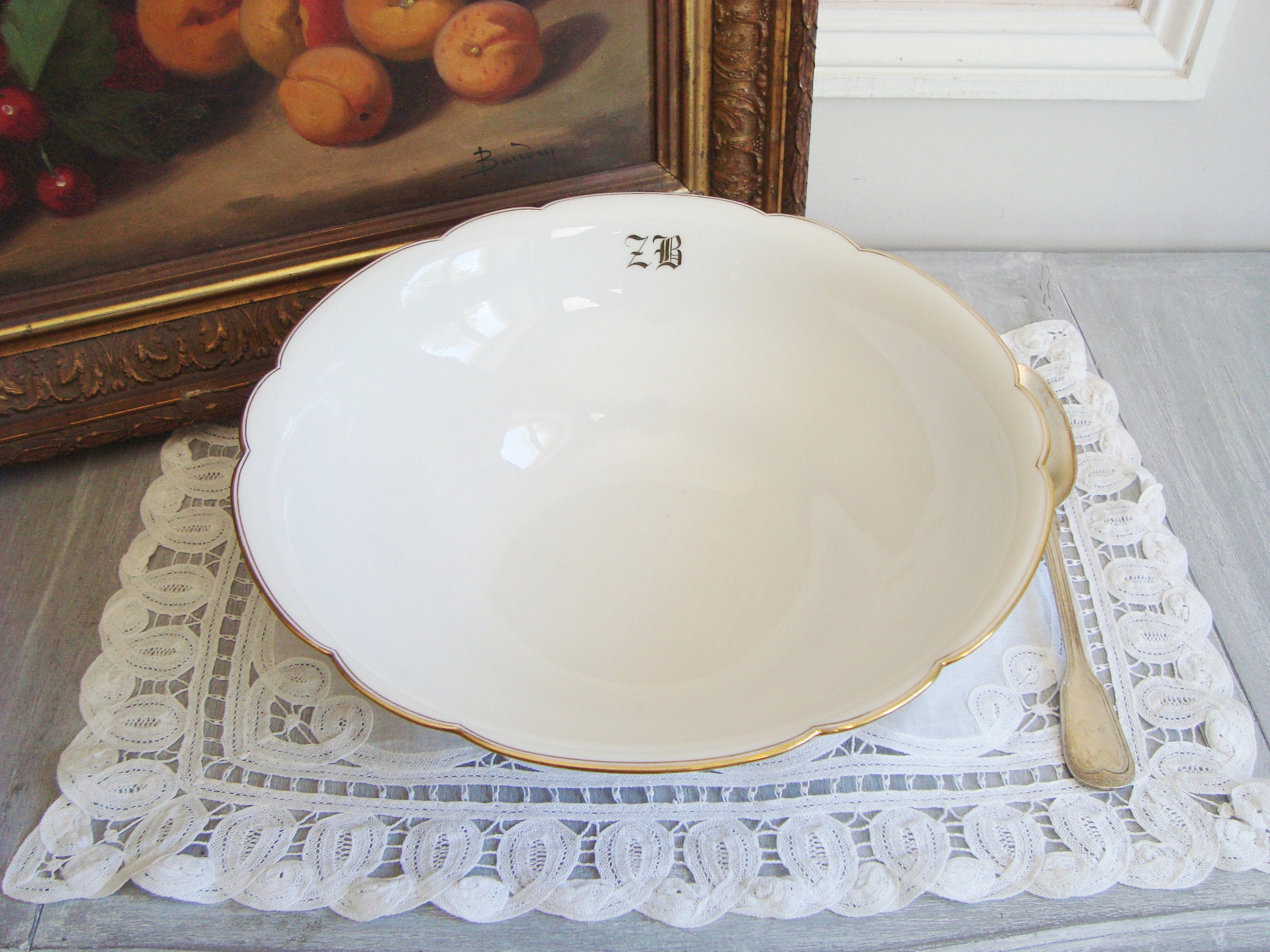 Beau Saladier Ancien en Porcelaine avec Monogramme Zb