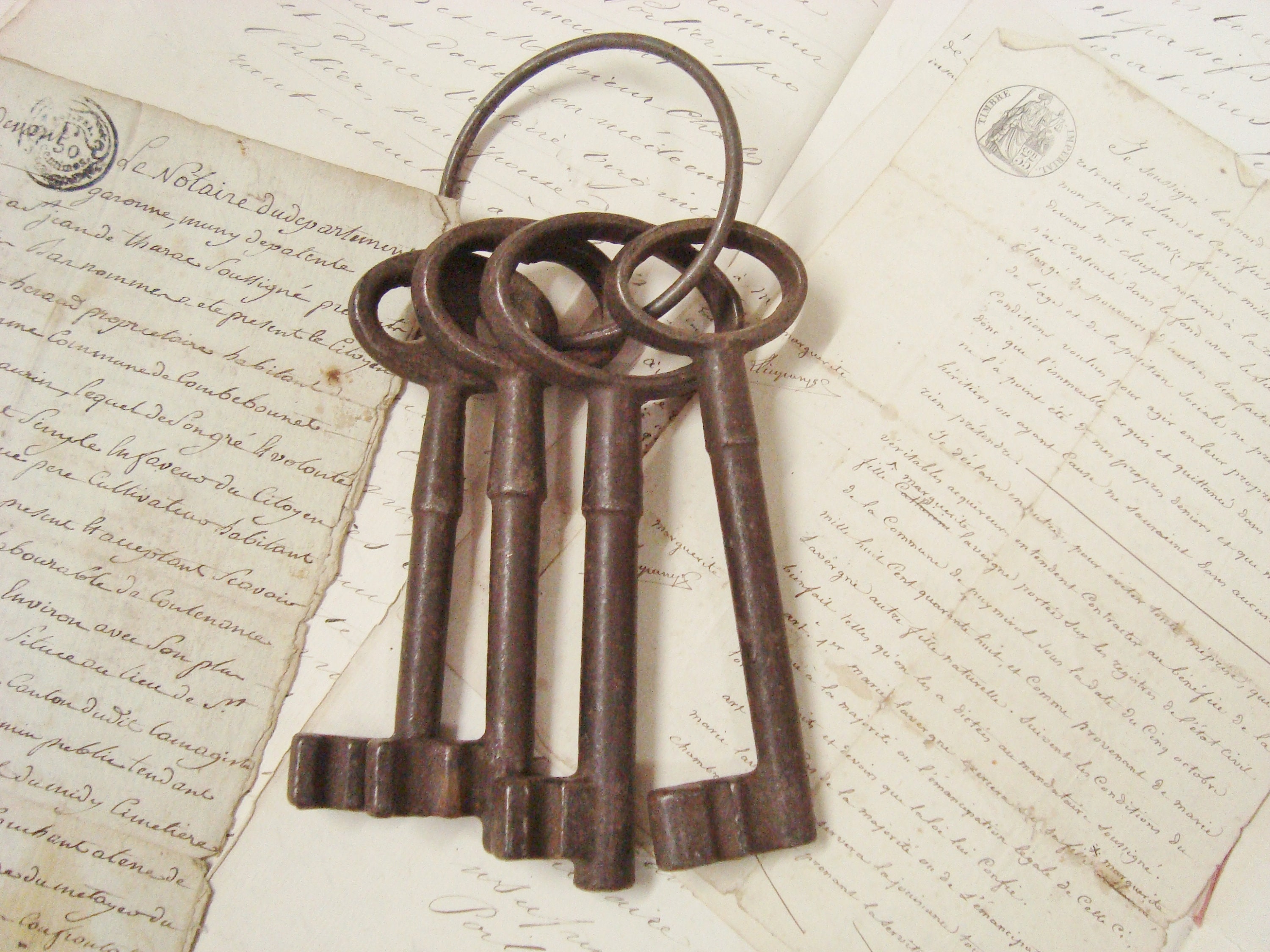 Trousseau de Grandes Clés Anciennes en Fer