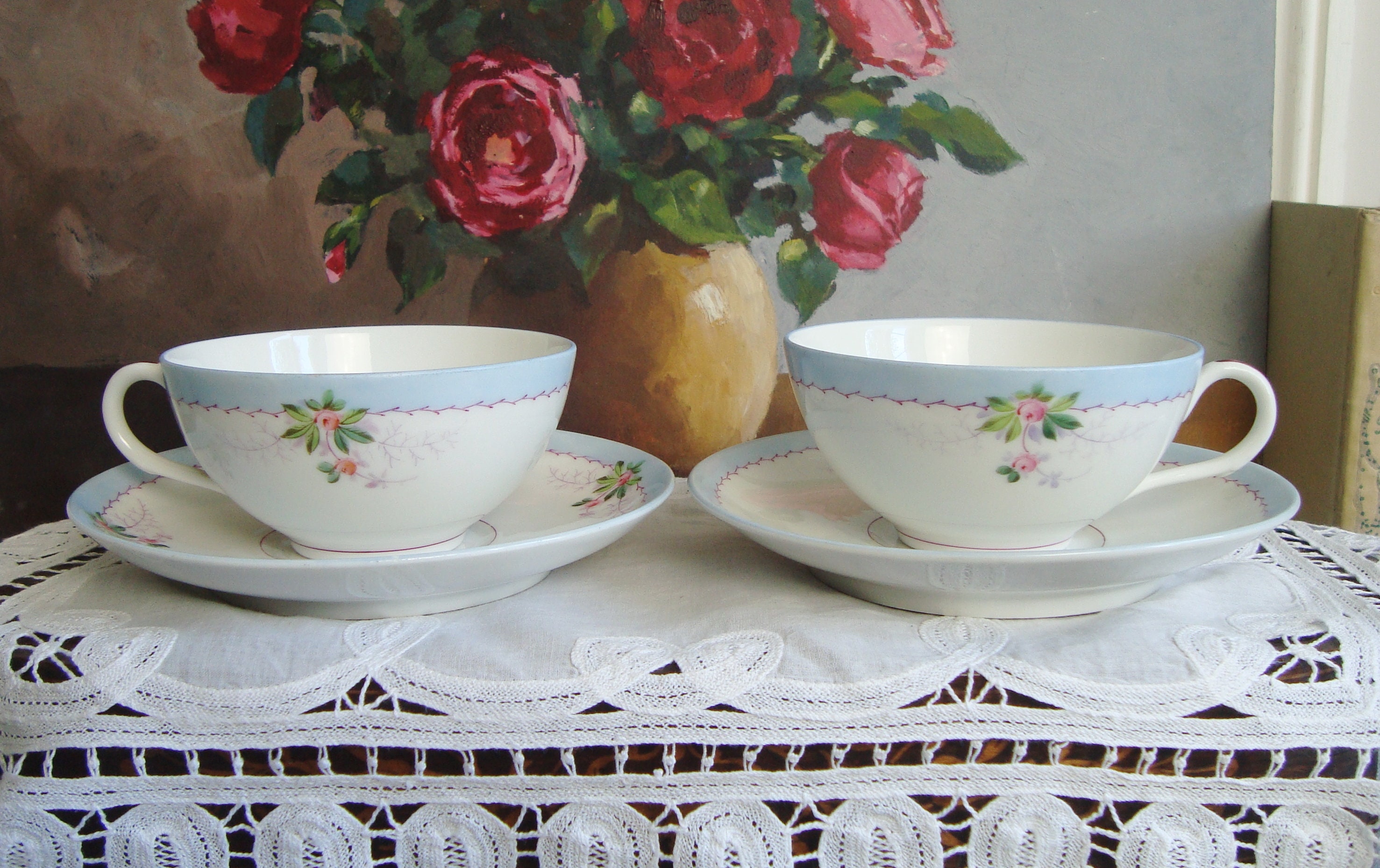 Paire de Tasses et Soucoupes en Porcelaine Motifs Roses Style Maison Campagne